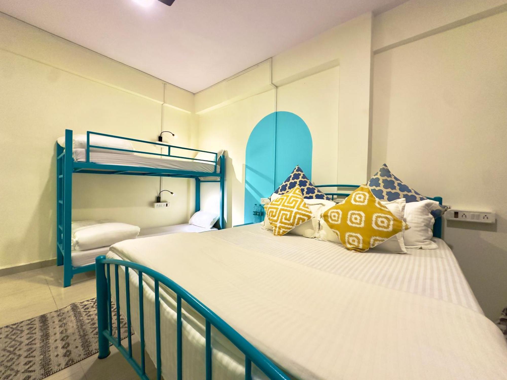 Locomo Express - Stay Work Eat Mumbai Ngoại thất bức ảnh