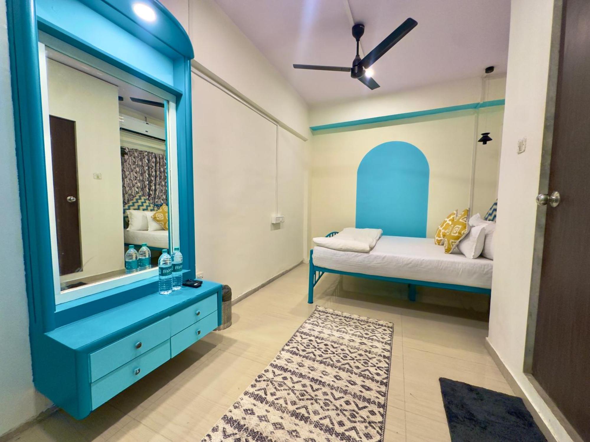 Locomo Express - Stay Work Eat Mumbai Ngoại thất bức ảnh