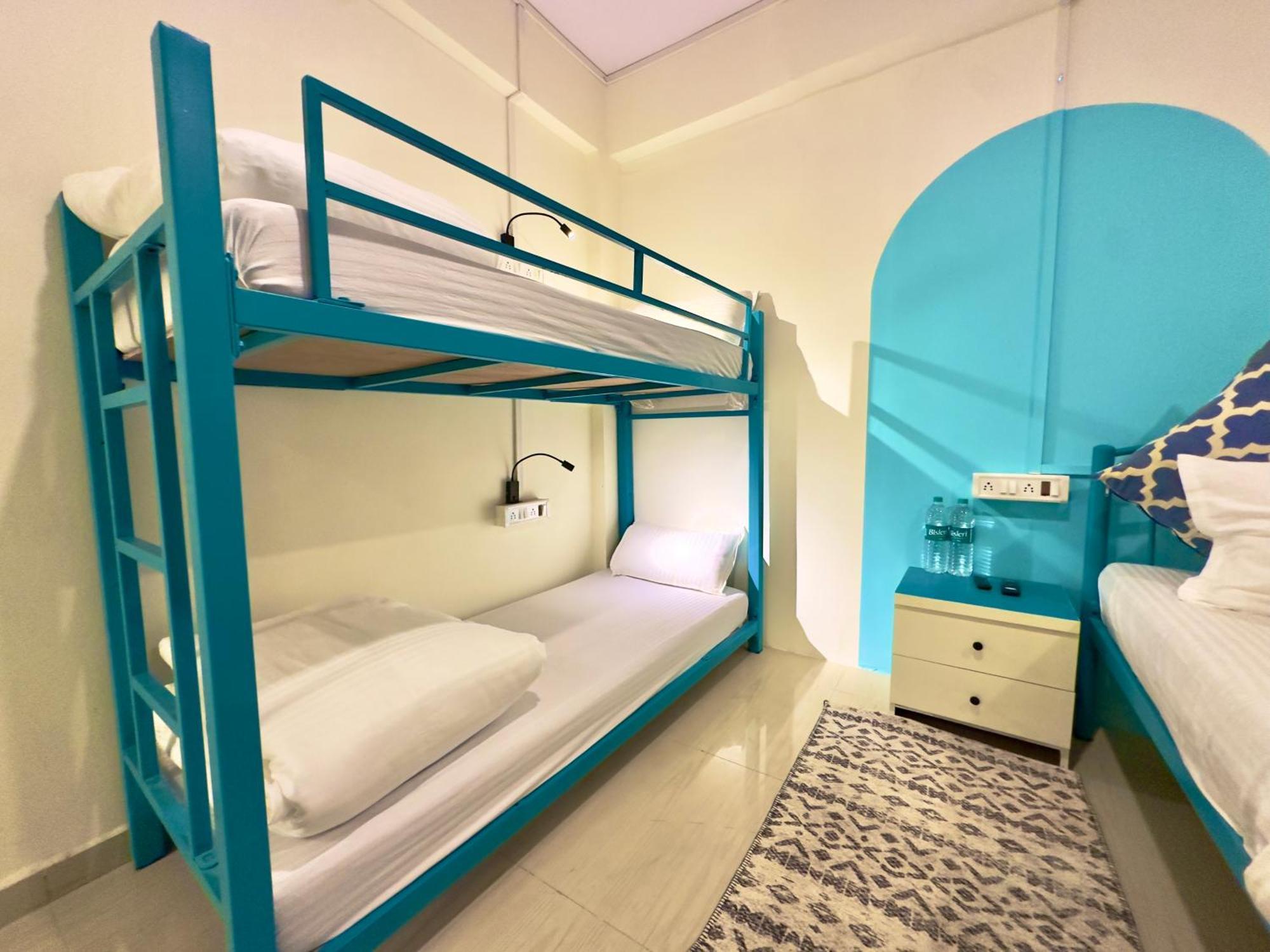 Locomo Express - Stay Work Eat Mumbai Ngoại thất bức ảnh
