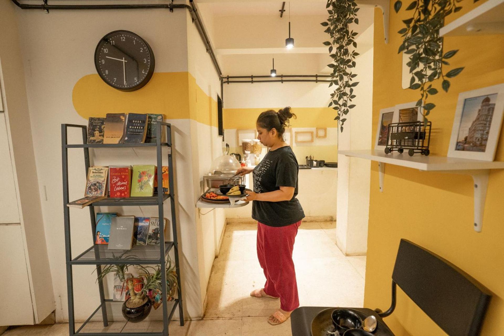 Locomo Express - Stay Work Eat Mumbai Ngoại thất bức ảnh