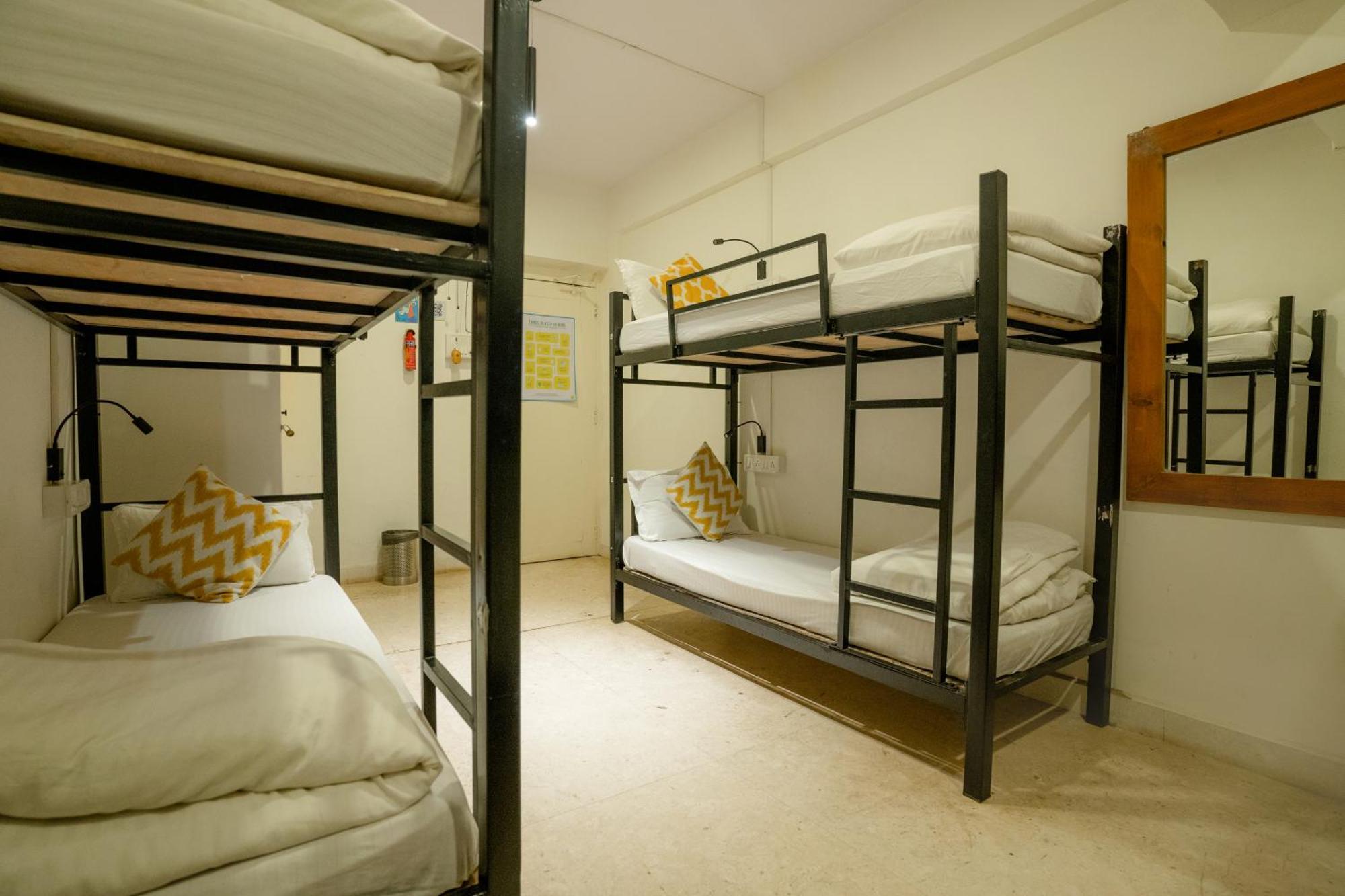 Locomo Express - Stay Work Eat Mumbai Ngoại thất bức ảnh