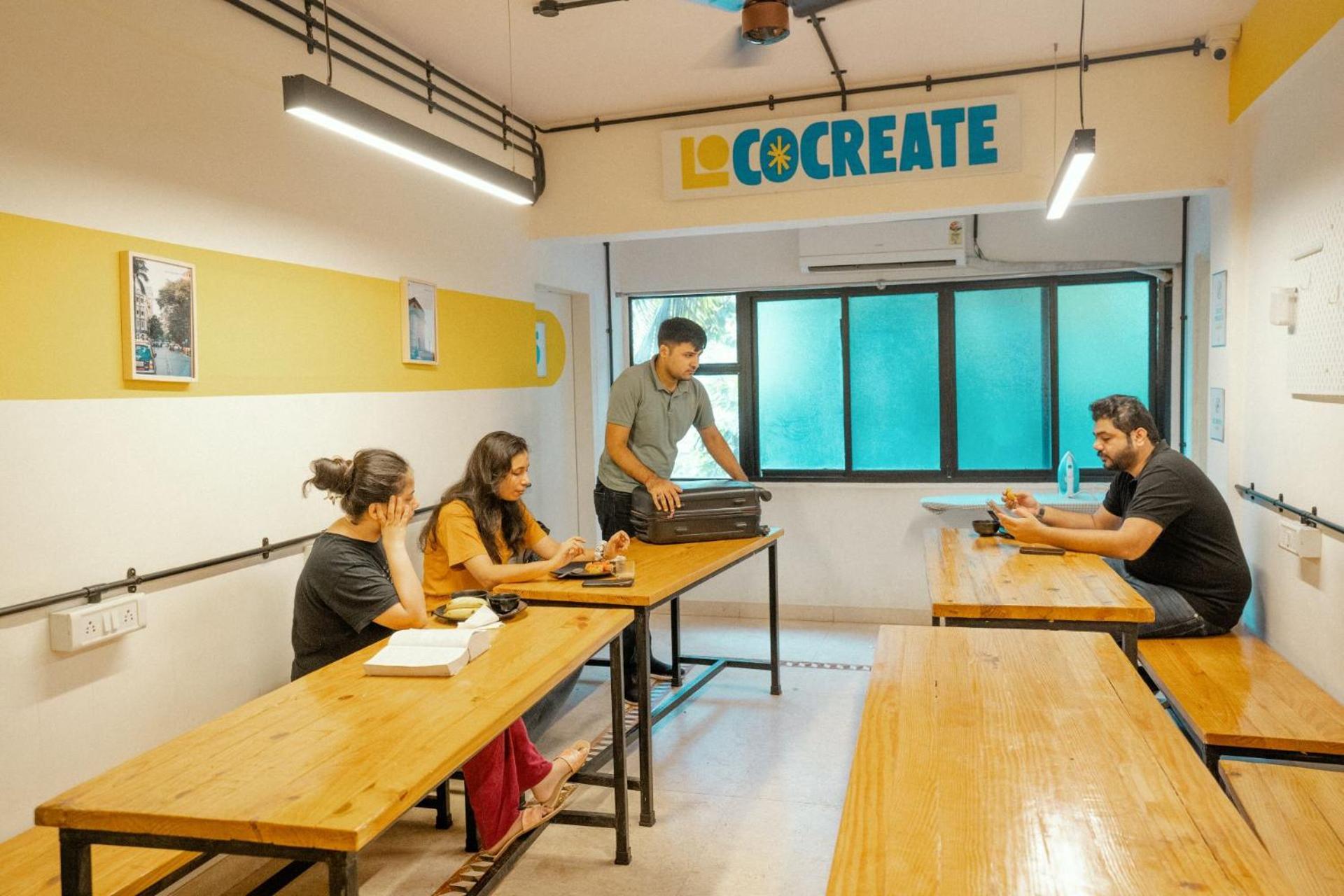 Locomo Express - Stay Work Eat Mumbai Ngoại thất bức ảnh