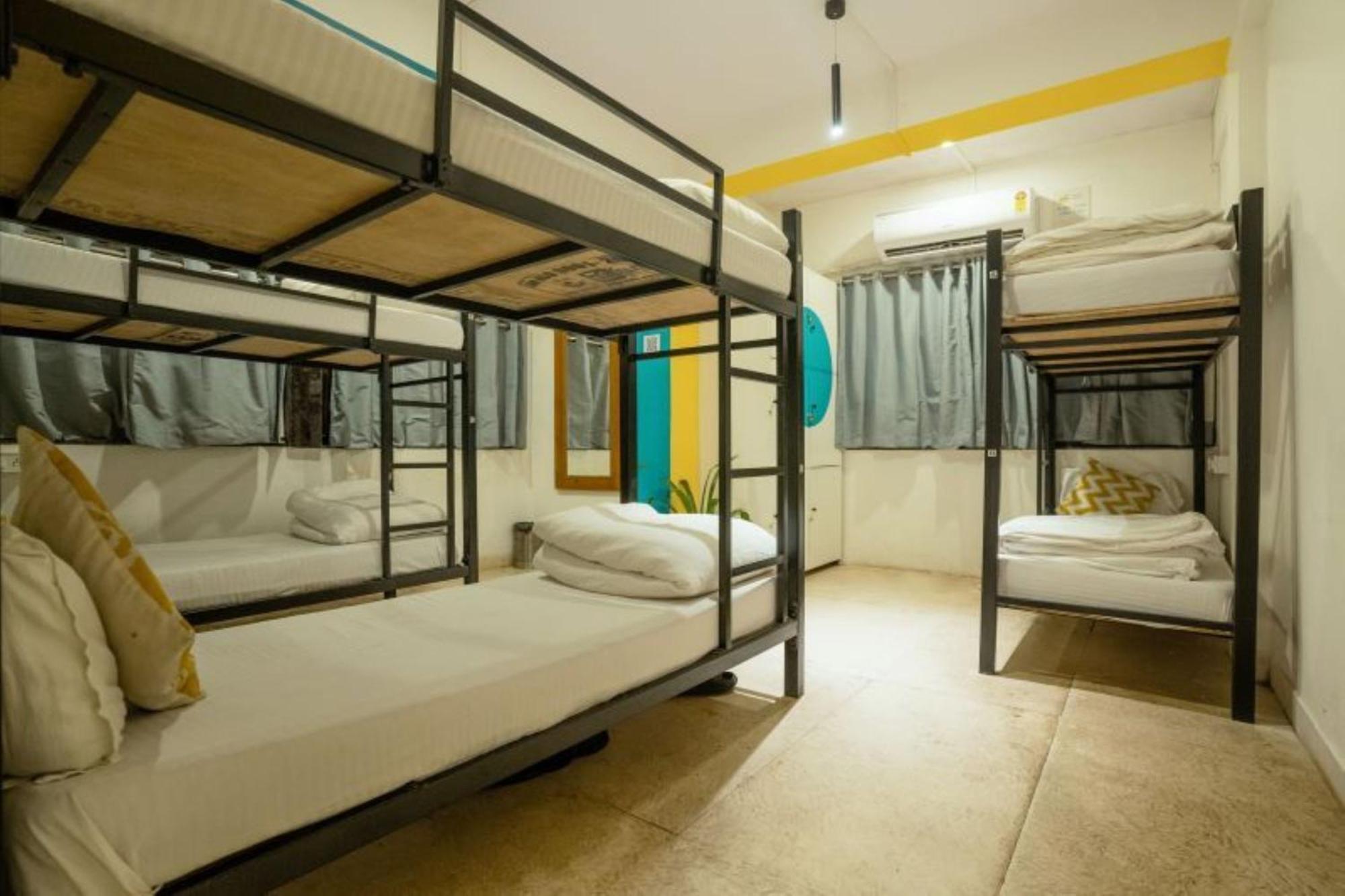 Locomo Express - Stay Work Eat Mumbai Ngoại thất bức ảnh