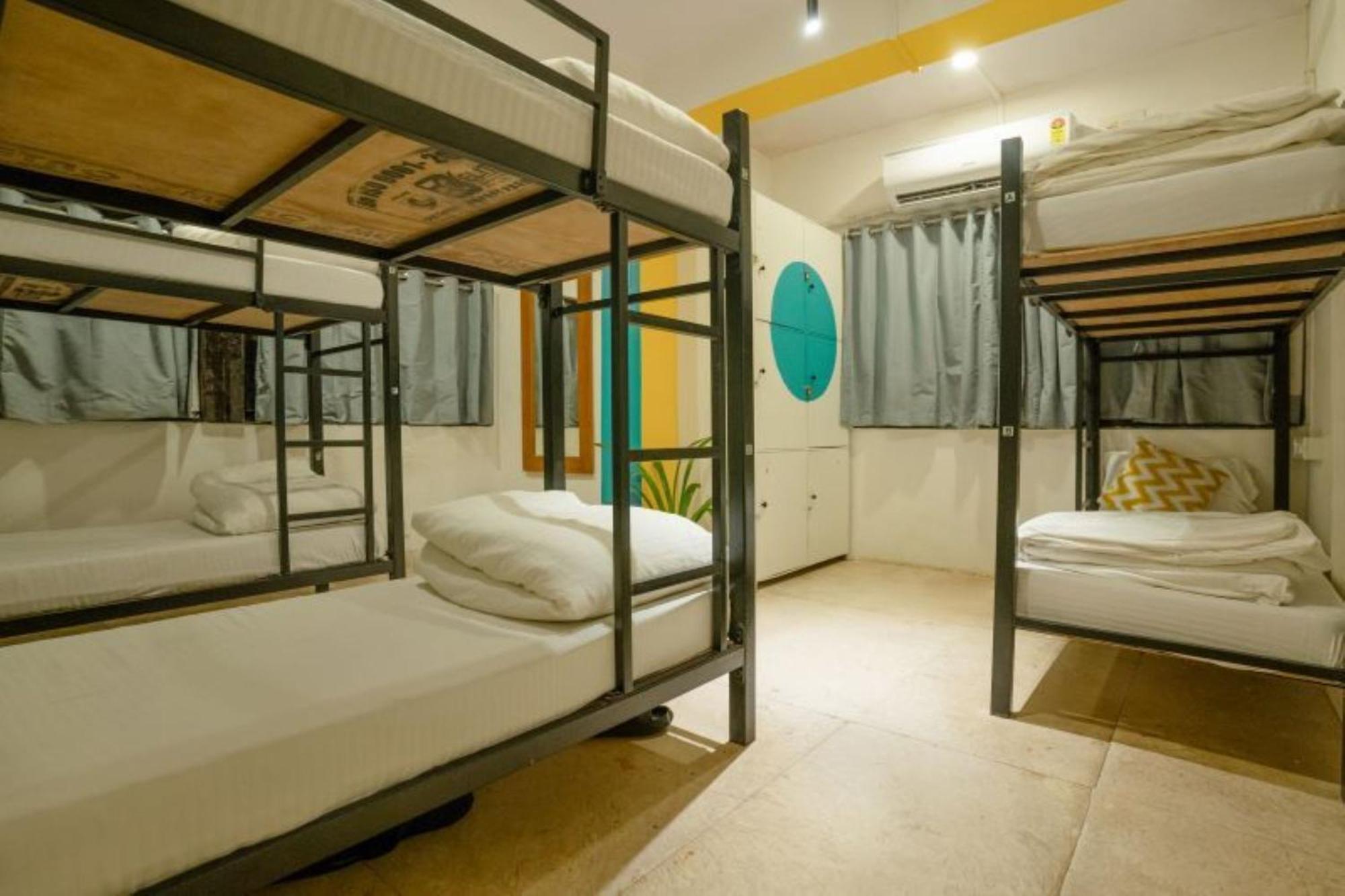 Locomo Express - Stay Work Eat Mumbai Ngoại thất bức ảnh